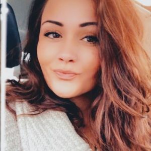 Meet your Posher, Mirna